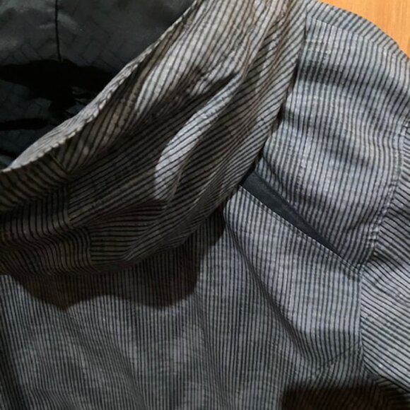 Columbia Gray Striped Women's Sz L Rain Jacket - Picture 9 of 9